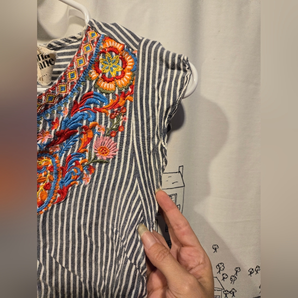 EUC Women's Savanna Jane Sleeveless Striped Embroidered Top Size Small - Picture 7 of 8